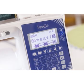 Machine à coudre et quilter électronique avec grand espace de travail et 232 points intégrés